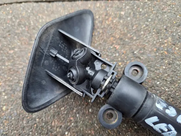 OEM 8200032046 Linker Spuitmond & Stop - Renault image 6