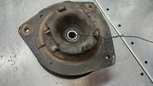 Suporte de amortecedor direito OEM NISSAN Volvo V70 II Lift image 2