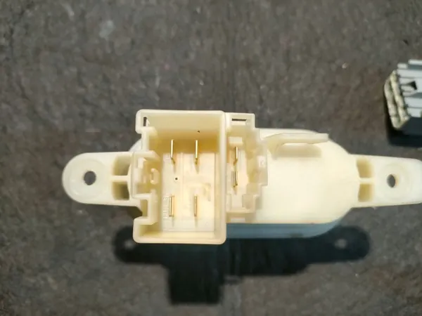 Puhallinvastus OEM 52426558 Renault Laguna III:lle image 5