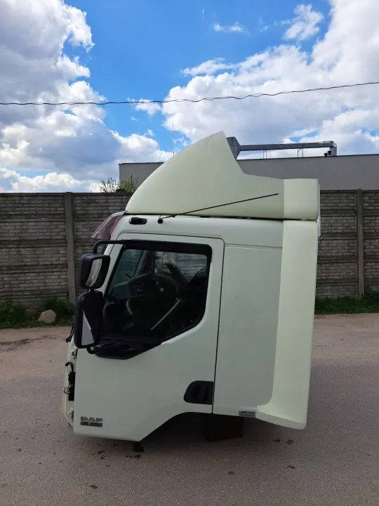 Cadre de cabine couchette DAF LF - Pièce DAF OE d'occasion image 3