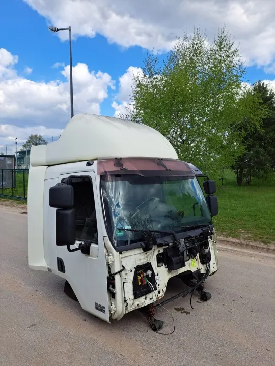 Cadre de cabine couchette DAF LF - Pièce DAF OE d'occasion image 6