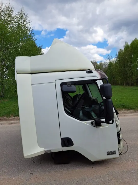 Cadre de cabine couchette DAF LF - Pièce DAF OE d'occasion image 7