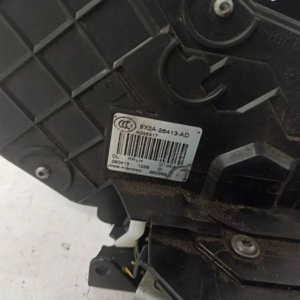 Land Rover Evoque Dörrlås OEM 8X2A26413AD Vänster Bak image 3