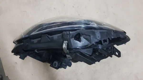 LINKER VOORLICHT MERCEDES B-KLASSE image 9