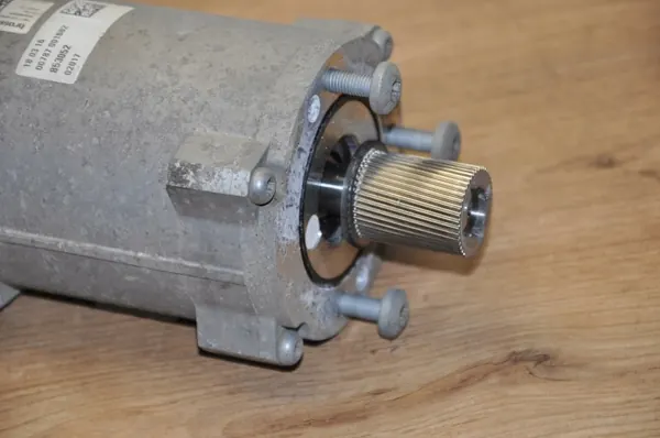 Moteur direction assistée OEM 8528460000B Mercedes Classe C image 3