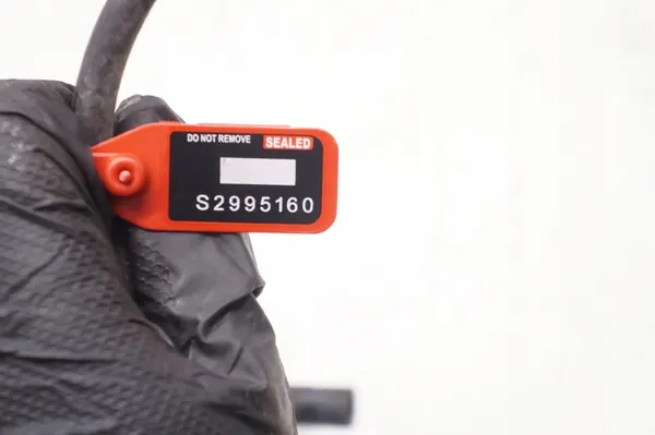 Mangueira de retorno de combustível Volvo XC60 I 2.4 31303869 image 4