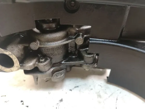 Ölpumpe Nissan Primastar OEM 8200345635 - Gebraucht image 3
