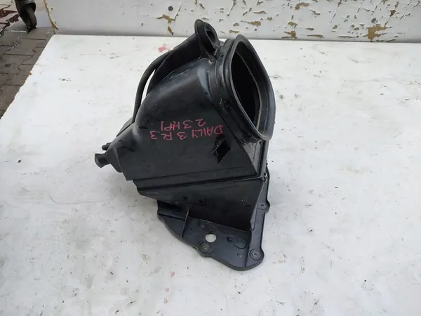 Entrée d'air Iveco Daily 3 III FL 3 35S11 2.3 HPI image 1