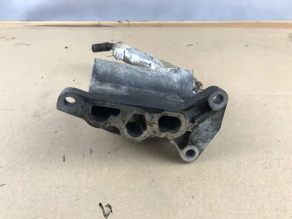 Base de filtre à huile Land Rover Discovery 2 TD5 image 2