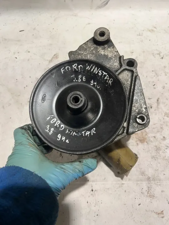Ford Windstar 3.8 ohjauspumppu OEM DE3D691 image 2