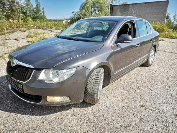 Colector de escape OEM d5s53031019591 para Skoda Superb image 6