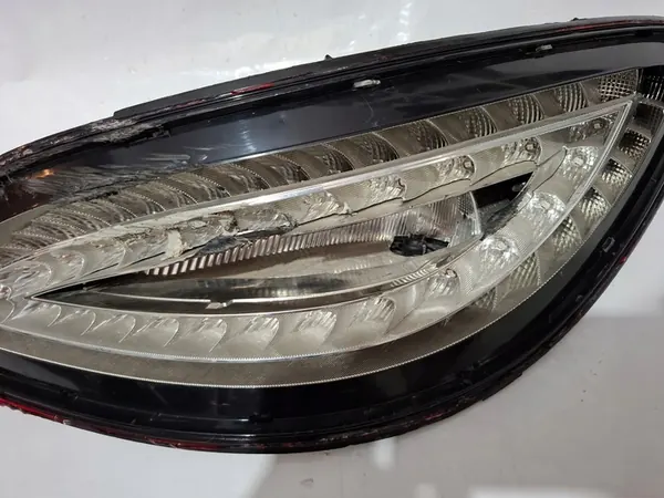 Mercedes CLS W218 Rechter Achter LED Lamp A2189067800 image 2