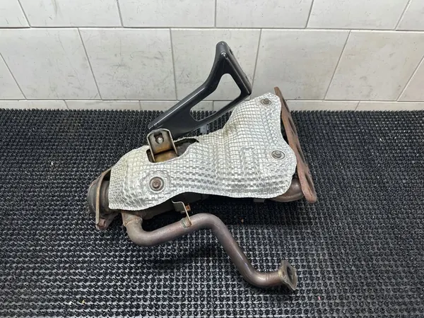 Catalisador/DPF Toyota Prius (XW50) SOM6062 image 1