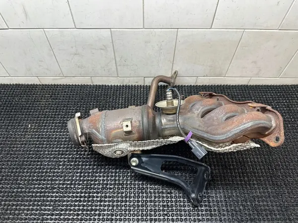 Catalisador/DPF Toyota Prius (XW50) SOM6062 image 2