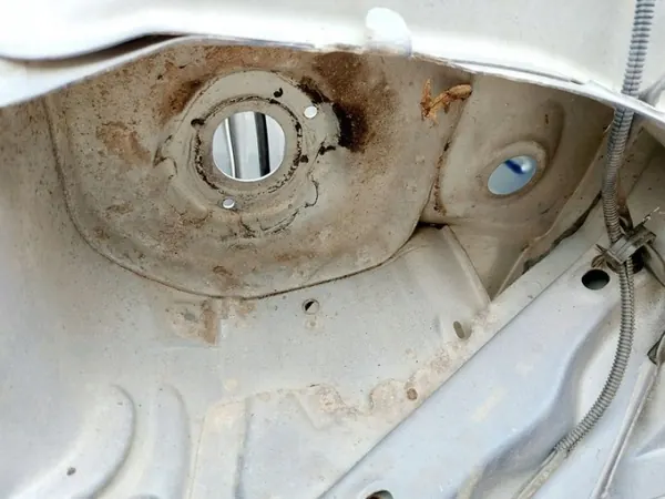 OEM 1 Larguero Delantero Izquierdo para Peugeot 208 I - Usado image 4