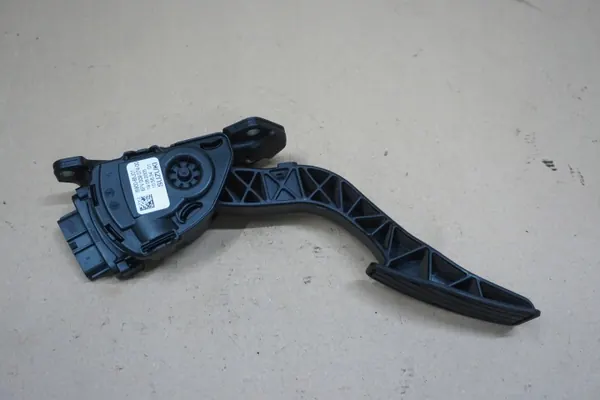 Suzuki Grand Vitara II gaspedaal OEM I5900-65J01 image 2