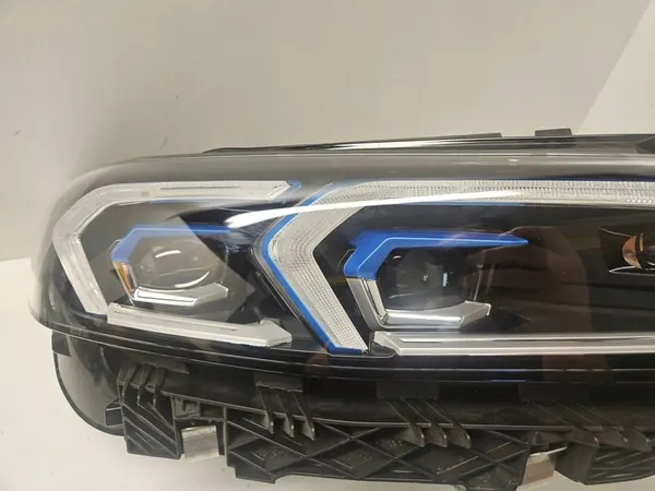 BMW 3 G20 G21 2023 Faro Derecho image 5