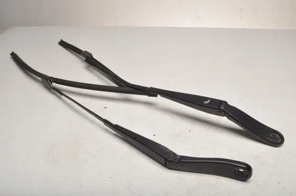 Volvo S60 II V60 Pyyhinvarsisarja OEM 30753504 30753505 image 2