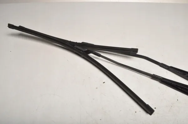 Volvo S60 II V60 Pyyhinvarsisarja OEM 30753504 30753505 image 5