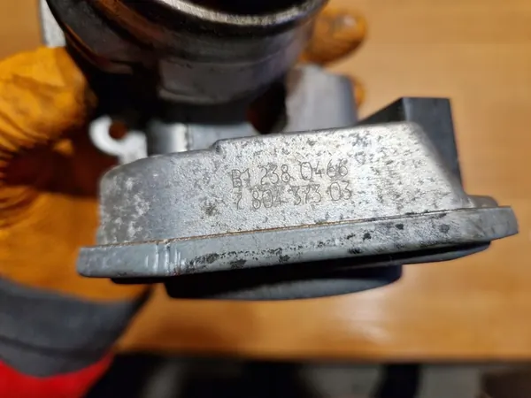 BMW E87 E90 E60 2.0d Drosselklappe 7804373 image 3