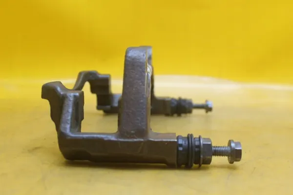 Klamphållare OEM 7558 vänster fram för Audi A3 8V image 5