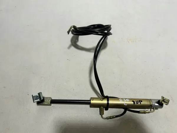 Mercedes SL R230 Dachaktuator links OEM 51 41 image 2