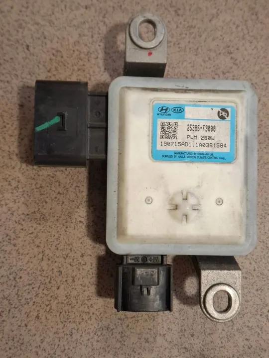 KIA Ceed 2023 Tuulettimen Ohjausmoduuli OEM 25385F3000 image 2