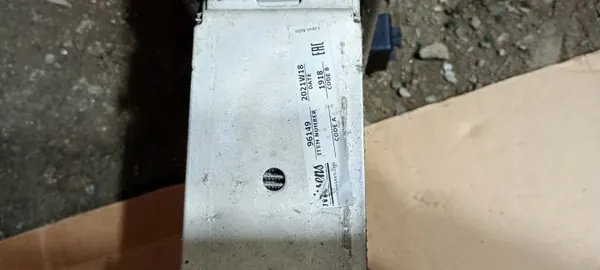 Intercooler Renault OE usado OEM CHŁODNICA POWIETRZA image 3
