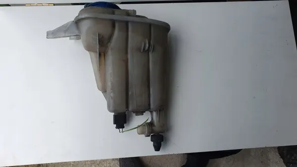 Kylvätskebehållare OEM 8k0121403g 4car Audi A4 B8 image 4