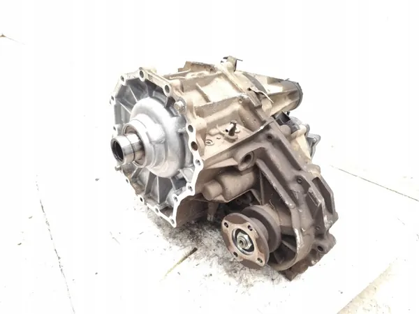 Nissan jakolaatikko OEM EA310 Navaralle 2.5 dCi image 2