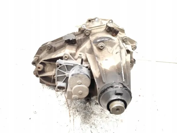 Nissan jakolaatikko OEM EA310 Navaralle 2.5 dCi image 4