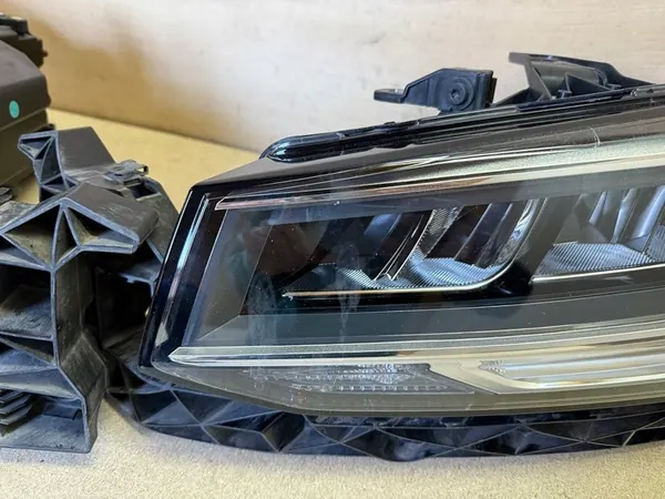 AUDI Q2 81A Faros Delanteros Izquierdo Derecho Completo LED image 4