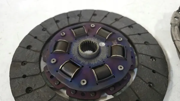 Kytkinlevy ja painelevy Mazda 3 BM 2014 2.0 SKYACTIVE image 2