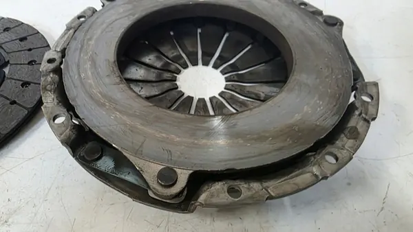 Kytkinlevy ja painelevy Mazda 3 BM 2014 2.0 SKYACTIVE image 6