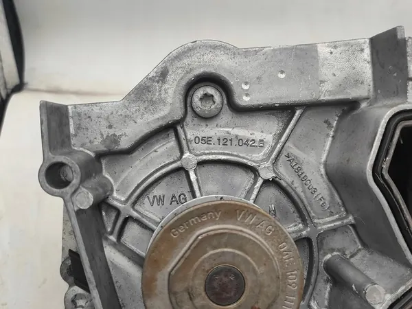 Vattenpump VW Audi Skoda 1.5 TSI 05E121042B image 4