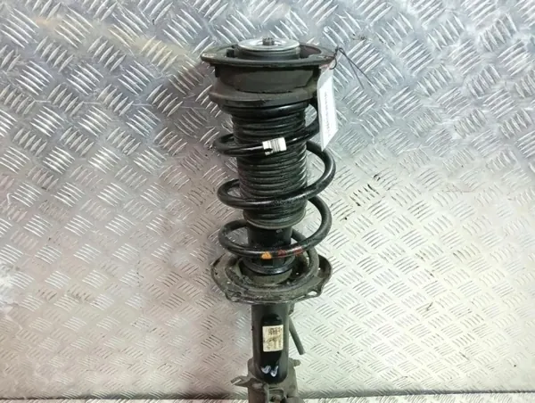 Framhjulsfäst Höger Stötdämpare OEM 469345 Audi Q3 image 6