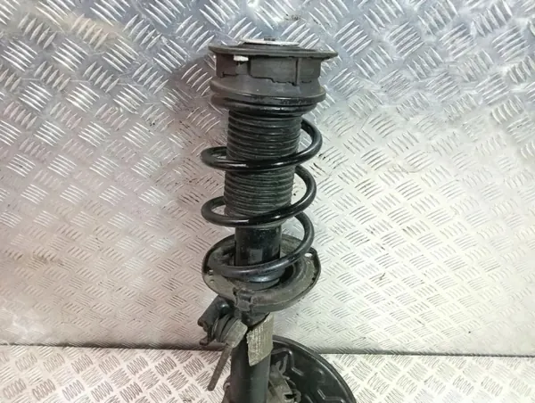Framhjulsfäst Höger Stötdämpare OEM 469345 Audi Q3 image 9