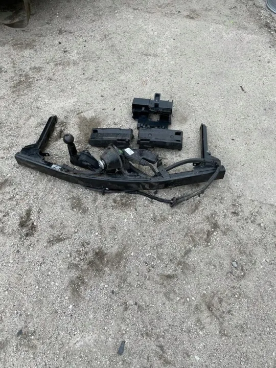 Peräkärkivälineen moduuli AUDI A4 B9 9W 2016-21 OEM 62G image 3