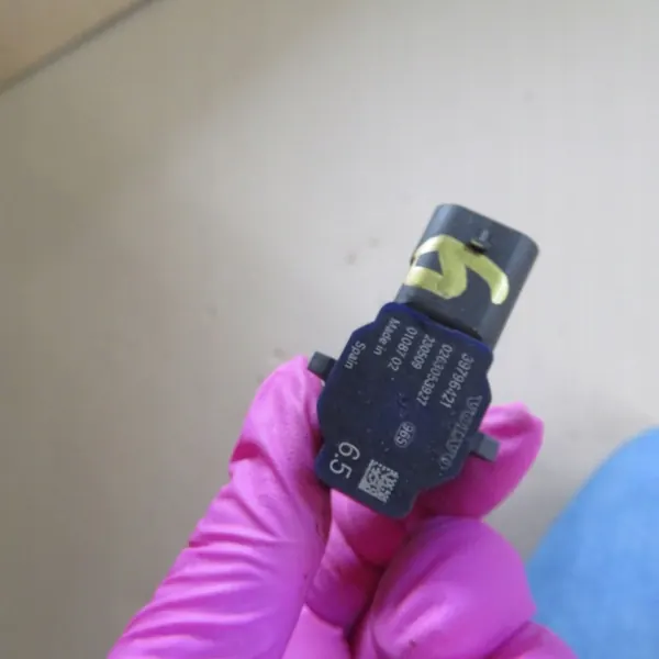 Volvo Parkeringssensor Fram 39796421 image 3