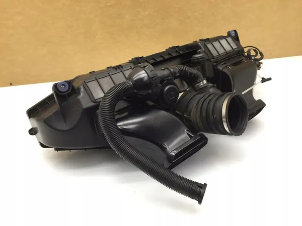 Porsche Carrera 911 991 3.8 Ilmansuodattimen Kotelo image 3