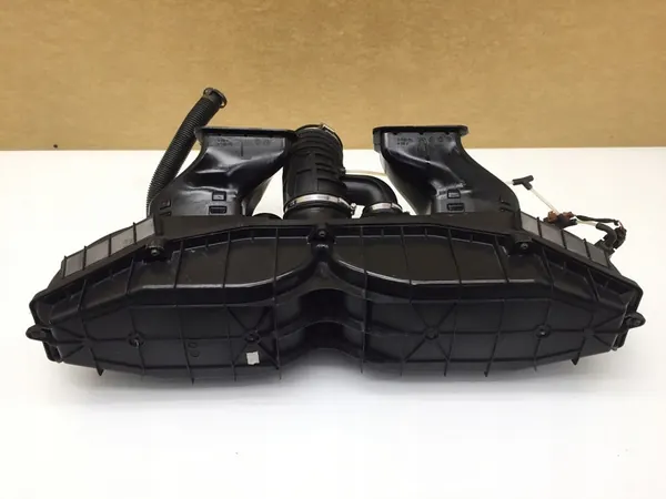 Porsche Carrera 911 991 3.8 Ilmansuodattimen Kotelo image 4