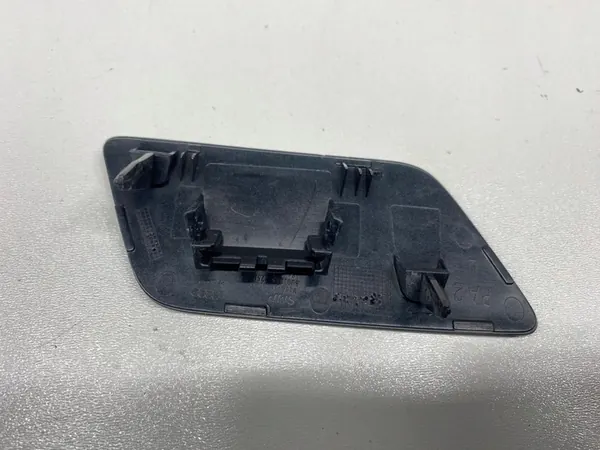 Capuchon de gicleur gauche Audi Q3 2012-2018 image 5