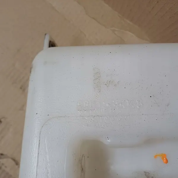 Iveco OE 5801566048 pesuneste säiliö image 5