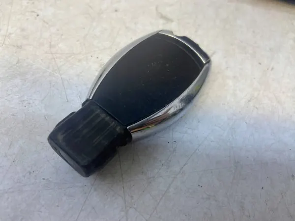 Mercedes-Benz contactsleutel OEM A2115451008 image 8