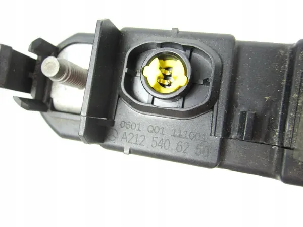 Conector de caja de fusibles Mercedes W212 3.0 CDI image 4