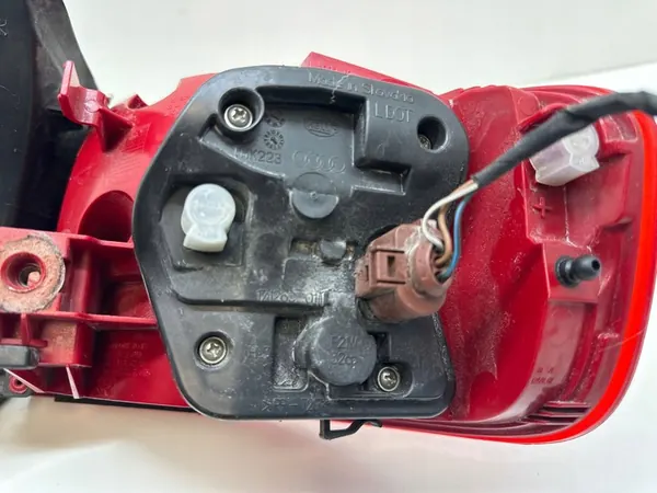 LÁMPARA TRASERA IZQUIERDA AUDI A4 B8 8K5 8K5945095B image 5