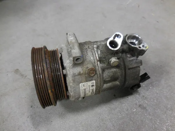 Compressor de ar condicionado AUDI VW 1K0820808G image 1