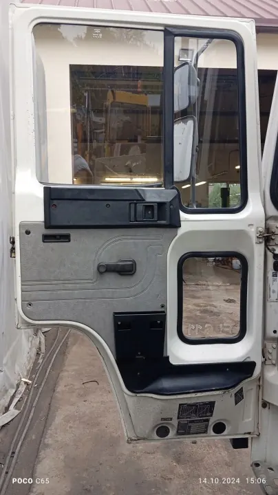 Cabina completa con interior para Volvo FL 6 image 8