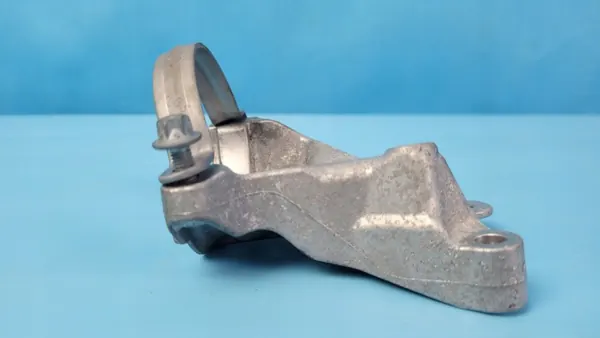Mercedes W206 C200 Kiinnitystuki OEM A6542031601 image 4