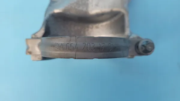 Mercedes W206 C200 Kiinnitystuki OEM A6542031601 image 6